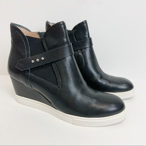 Linea Paola Black Leather Wedge Sneaker size 8